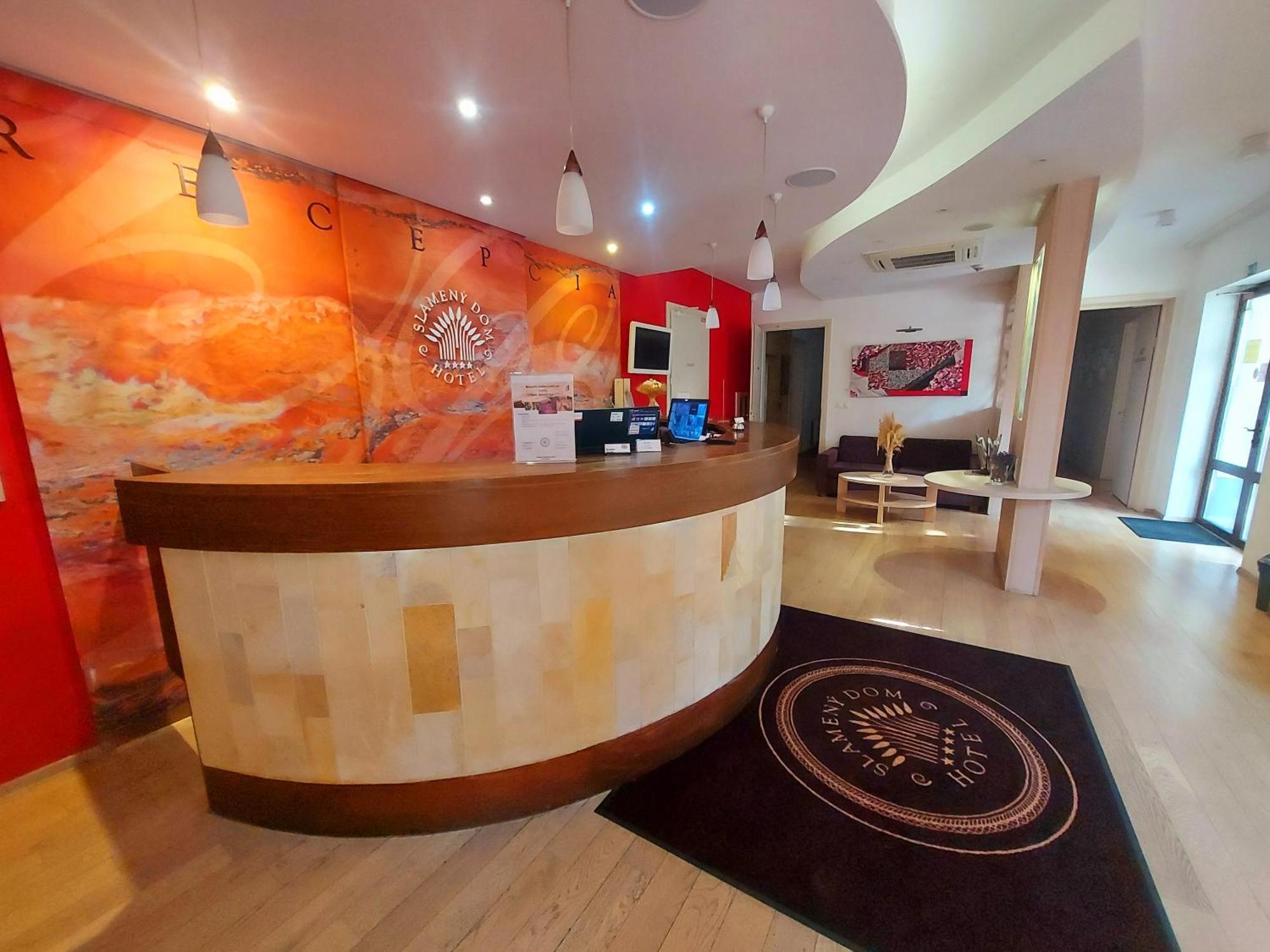 Hotel Slameny Dom & Spa Malá Ida エクステリア 写真