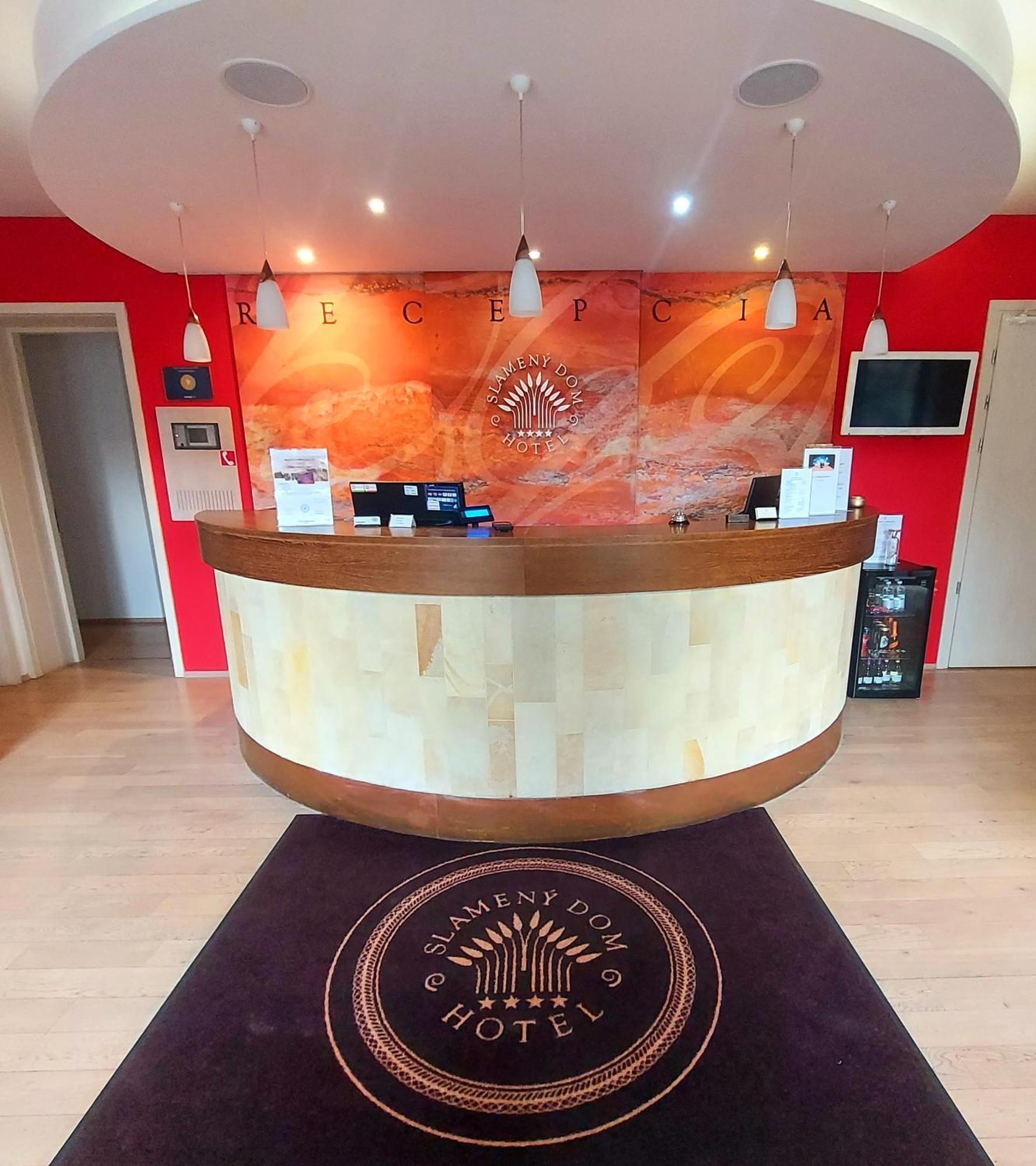 Hotel Slameny Dom & Spa Malá Ida エクステリア 写真